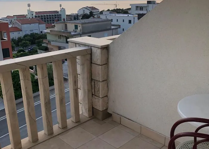 Nada * ماكارسكا